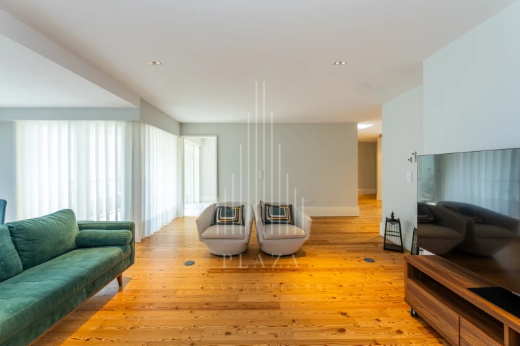 Apartamento T4 para Venda em Lordelo do Ouro e Massarelos Foto 6
