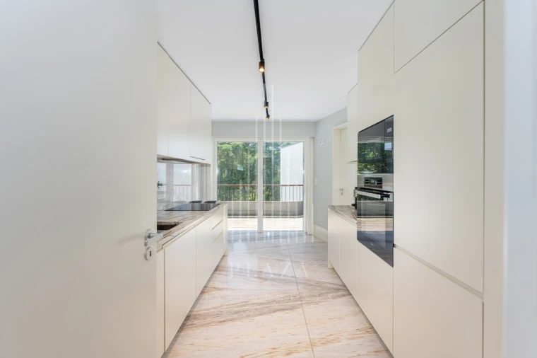 Apartamento T4 para Venda em Lordelo do Ouro e Massarelos Foto 11