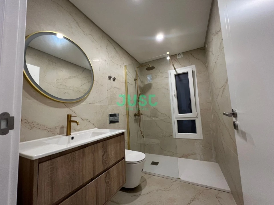 Moradia T4 para Venda em Laranjeiro e Feijó Foto 8