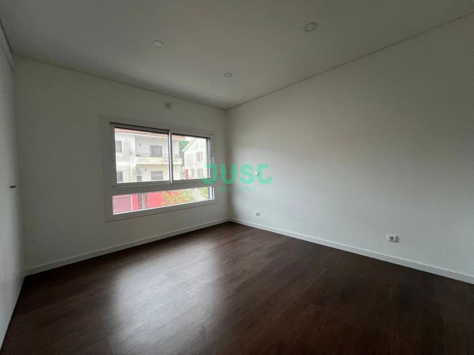 Moradia T4 para Venda em Laranjeiro e Feijó Foto 13