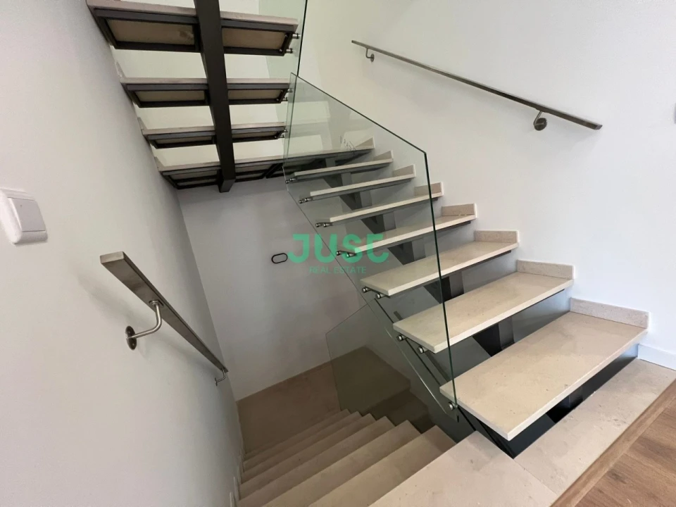 Moradia T4 para Venda em Laranjeiro e Feijó Foto 19