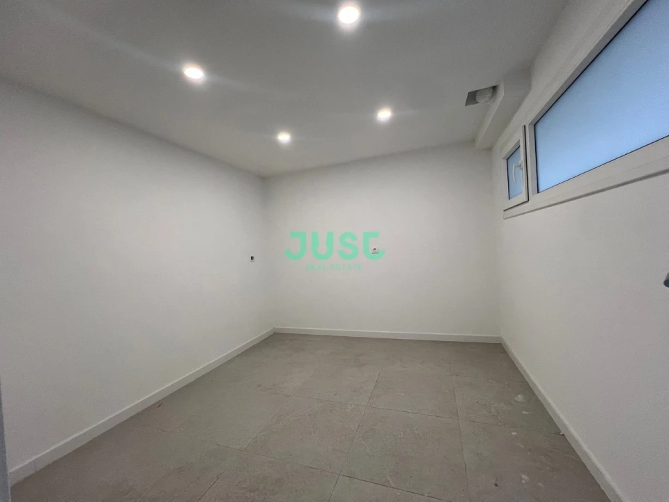 Moradia T4 para Venda em Laranjeiro e Feijó Foto 20