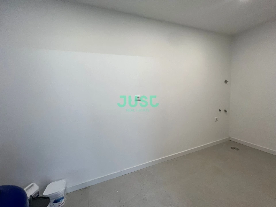 Moradia T4 para Venda em Laranjeiro e Feijó Foto 24