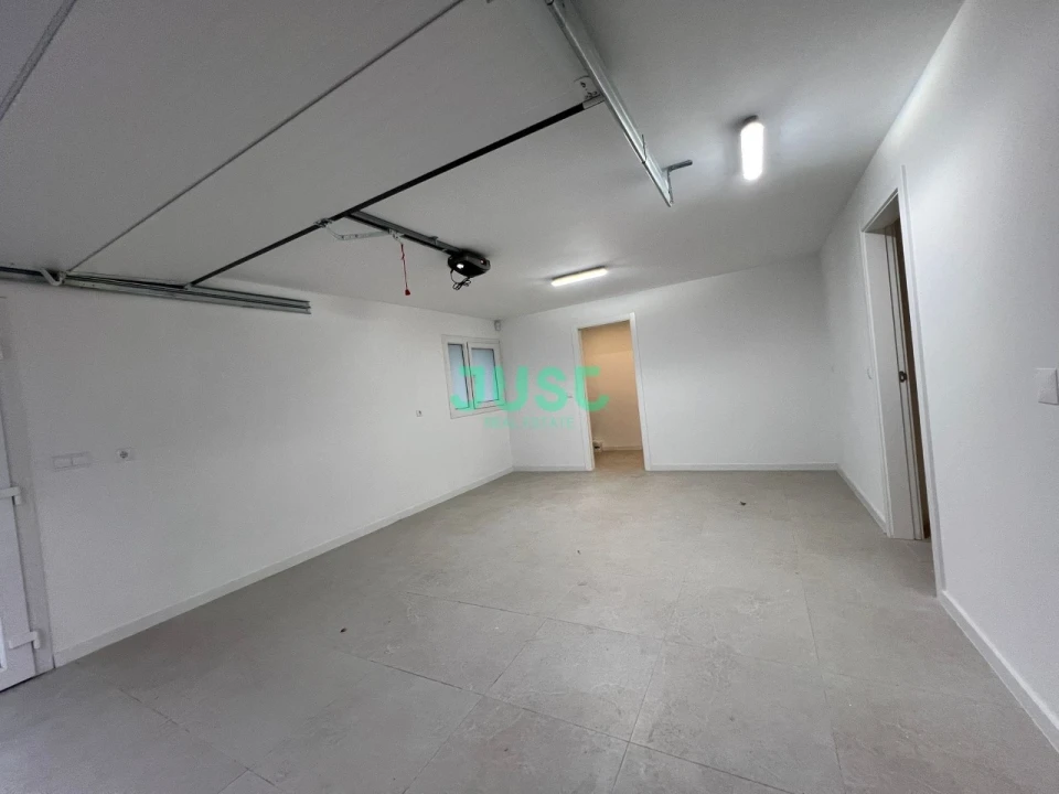 Moradia T4 para Venda em Laranjeiro e Feijó Foto 25