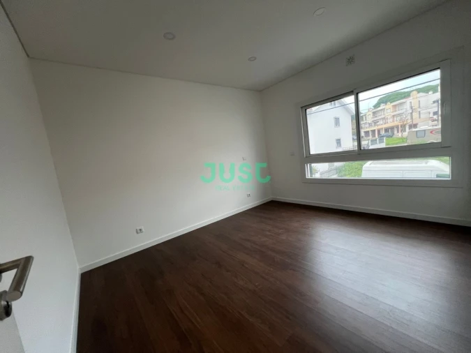 Moradia T4 para Venda em Laranjeiro e Feijó Foto 11