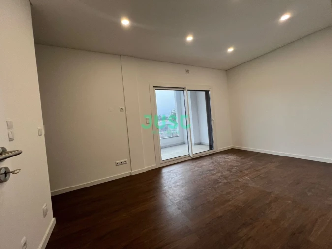 Moradia T4 para Venda em Laranjeiro e Feijó Foto 12