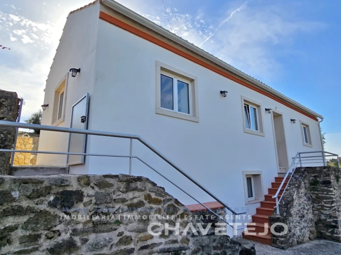 Moradia T2 para Venda em Olalhas Foto 4