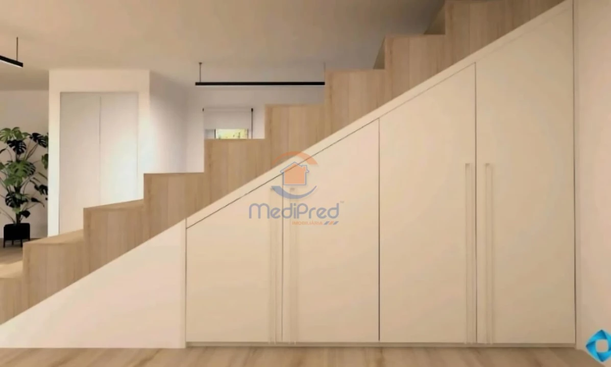 Moradia T4 para Venda em Ramada e Caneças Foto 4