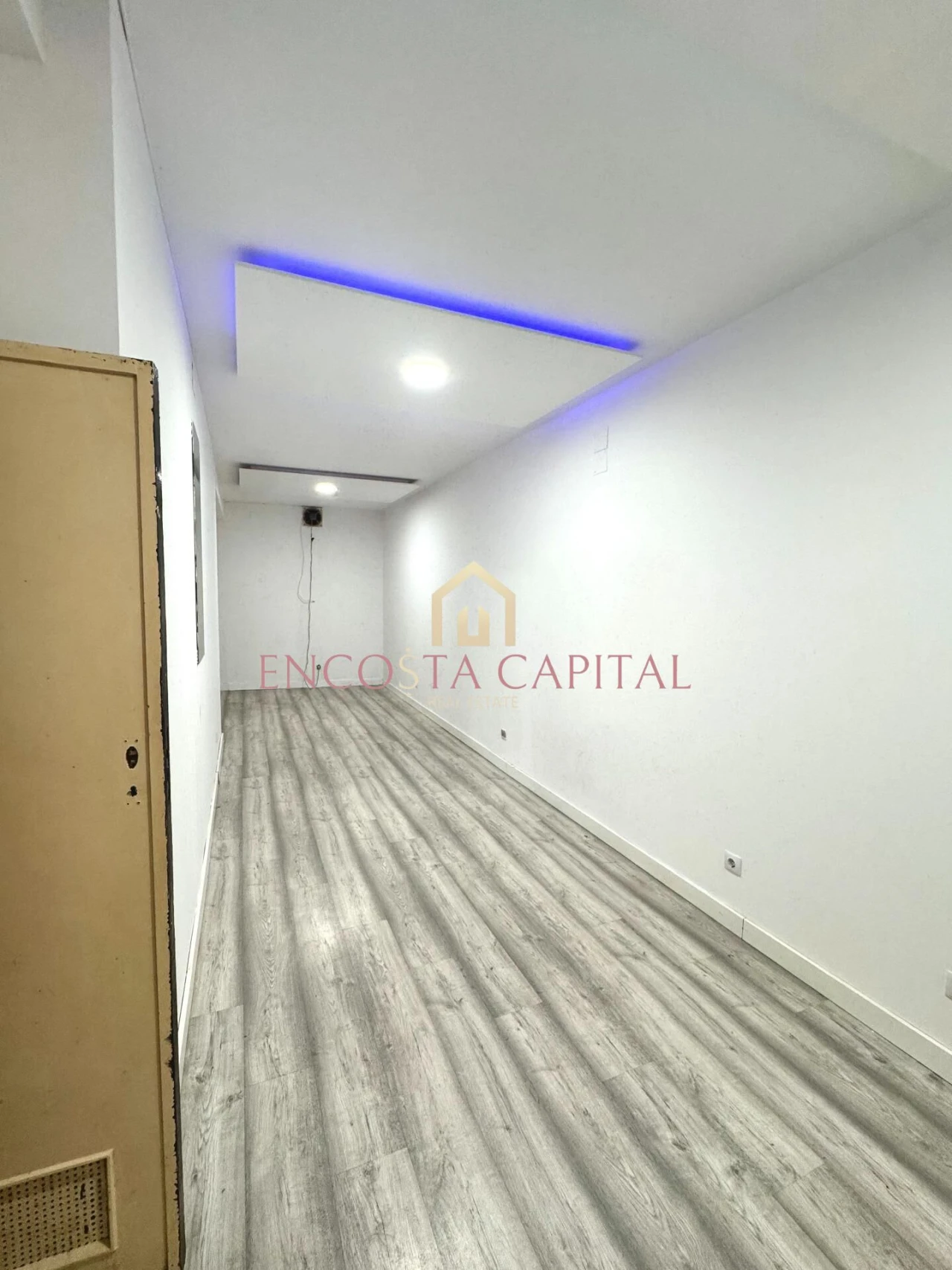 Negócio para Venda em Queluz e Belas Foto 1