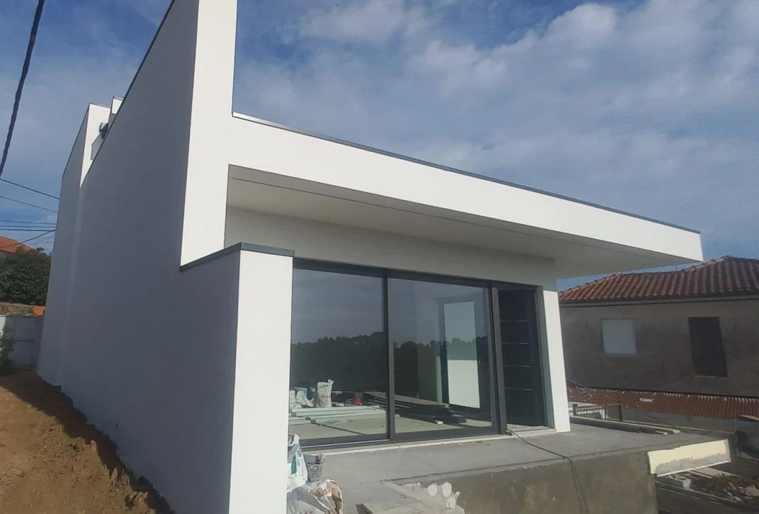 Moradia T3 para Venda em Vila de Cucujães Foto 4