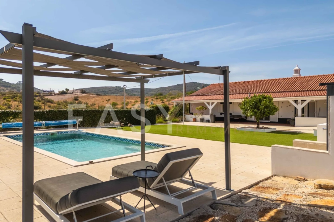 Moradia T4 para Venda em São Bartolomeu de Messines Foto 11