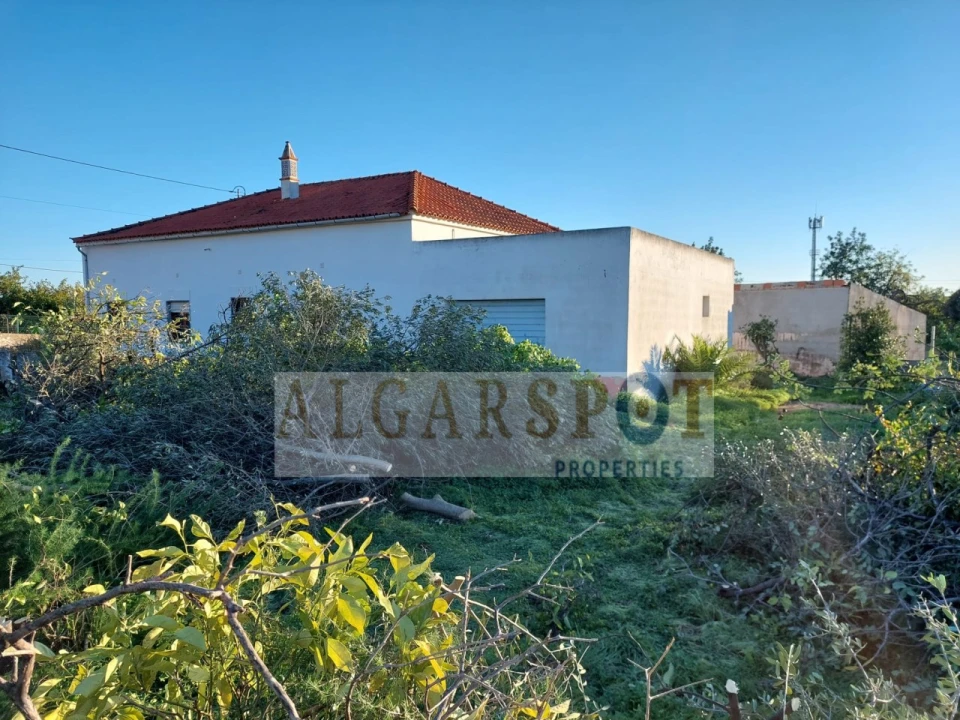 Moradia T3 para Venda em Loule (São Sebastião) Foto 1