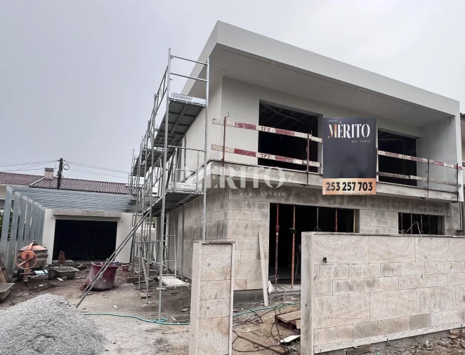 Moradia T4 para Venda em Palmeira Foto 5