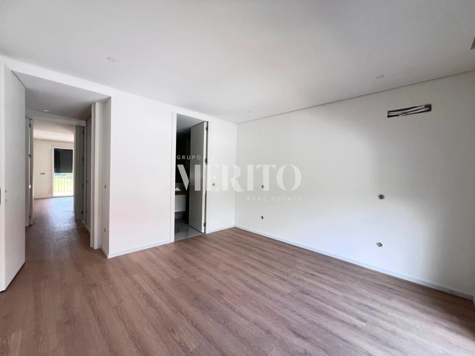 Moradia T4 para Venda em Palmeira Foto 11