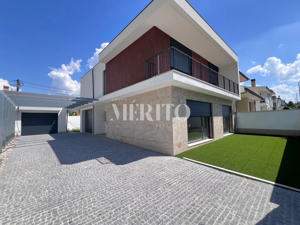 Moradia T4 para Venda em Palmeira Foto 28