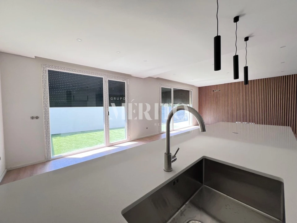 Moradia T4 para Venda em Palmeira Foto 7