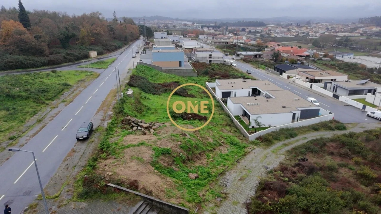 Terreno para Venda em Ruivães e Novais Foto 10