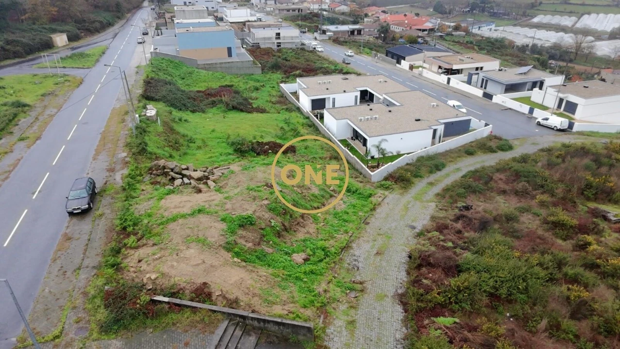 Terreno para Venda em Ruivães e Novais Foto 9