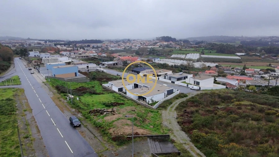 Terreno para Venda em Ruivães e Novais Foto 3