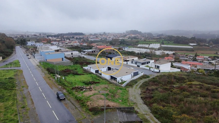 Terreno para Venda em Ruivães e Novais Foto 2