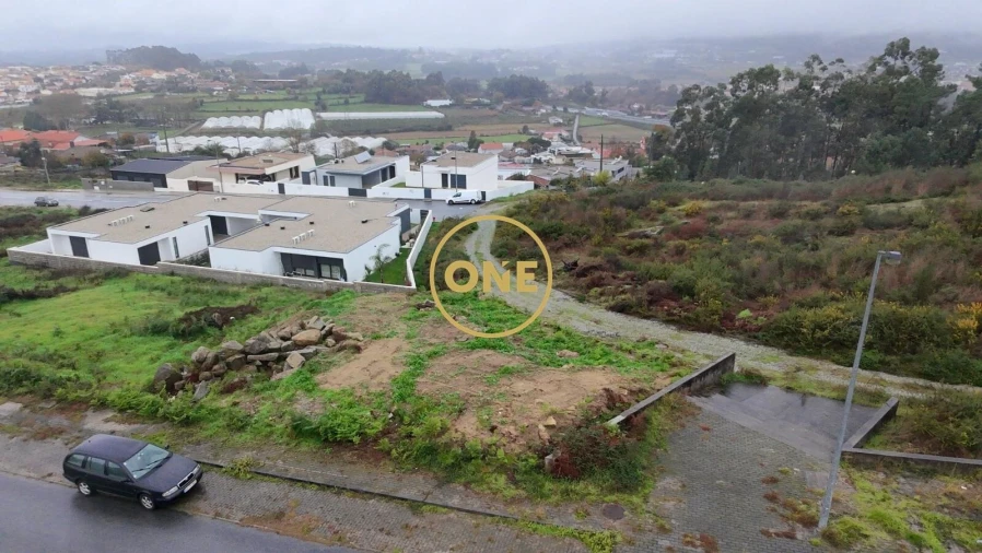 Terreno para Venda em Ruivães e Novais Foto 12