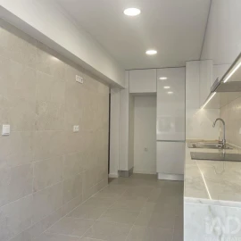 Apartamento T2 para Arrendamento em Olivais