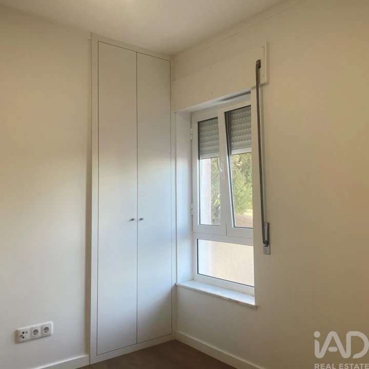Apartamento T2 para Arrendamento em Olivais Foto 9