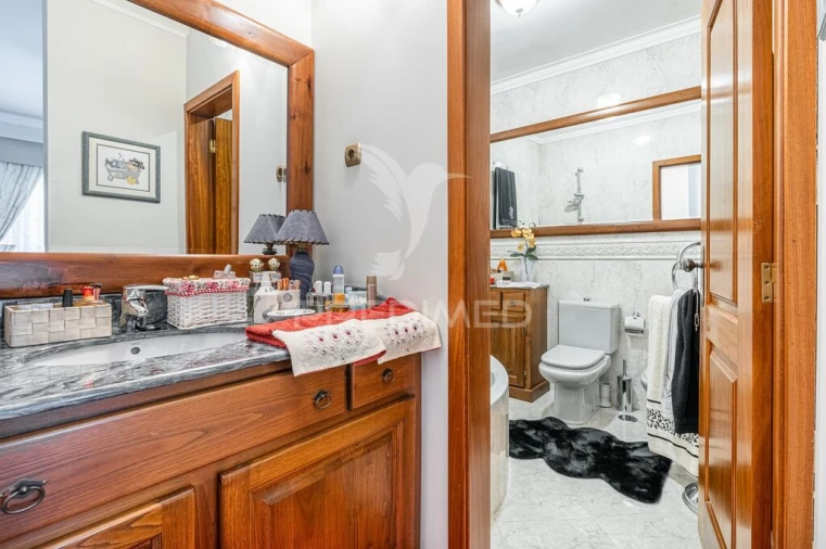 Moradia T4 para Venda em Espinho Foto 18