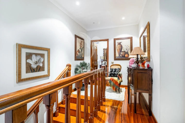 Moradia T4 para Venda em Espinho Foto 16