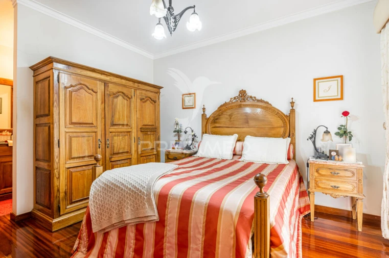 Moradia T4 para Venda em Espinho Foto 12