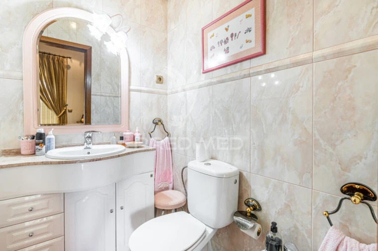 Moradia T4 para Venda em Espinho Foto 7