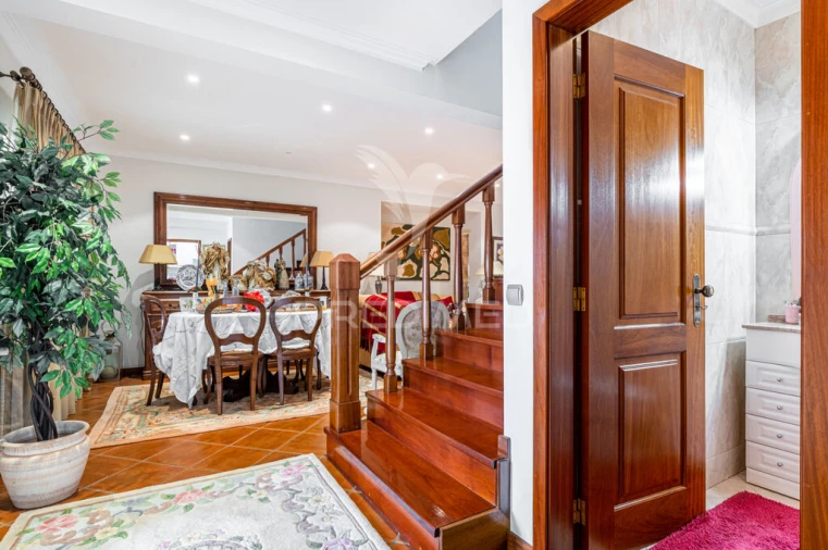 Moradia T4 para Venda em Espinho Foto 6