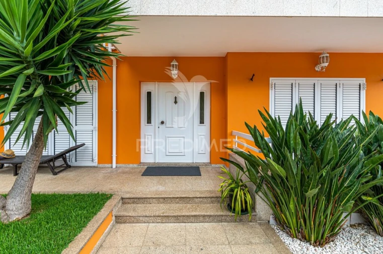 Moradia T4 para Venda em Espinho Foto 1