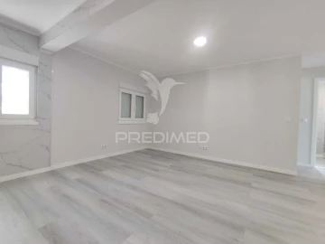 Apartamento T3 para Venda em Laranjeiro e Feijó