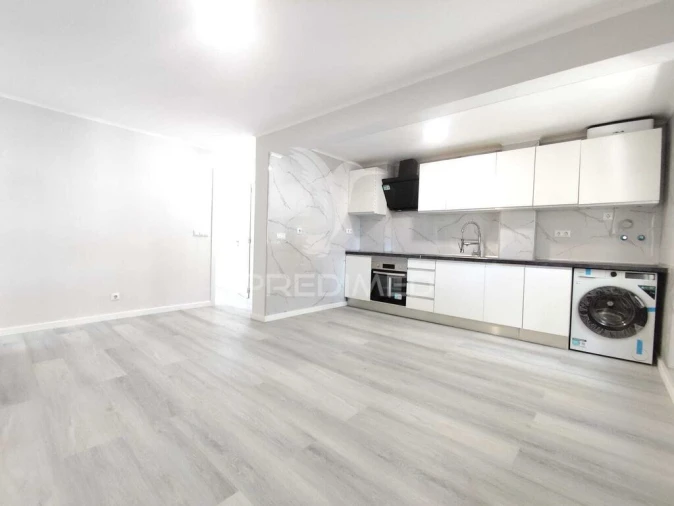 Apartamento T3 para Venda em Laranjeiro e Feijó Foto 12