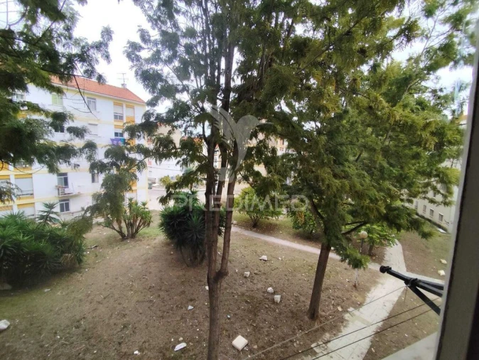 Apartamento T3 para Venda em Laranjeiro e Feijó Foto 2