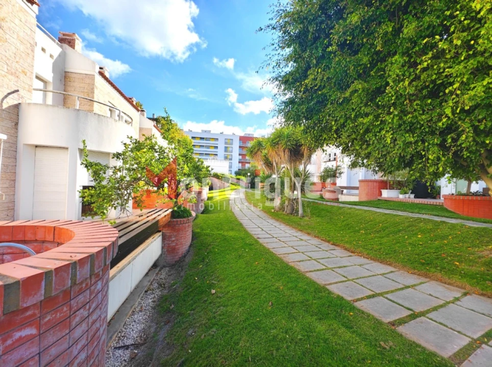 Moradia T4 para Venda em Parque das Nações Foto 5