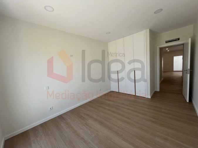 Moradia T4 para Venda em Quinta do Anjo Foto 14