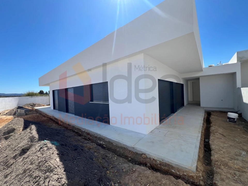 Moradia T4 para Venda em Quinta do Anjo Foto 1