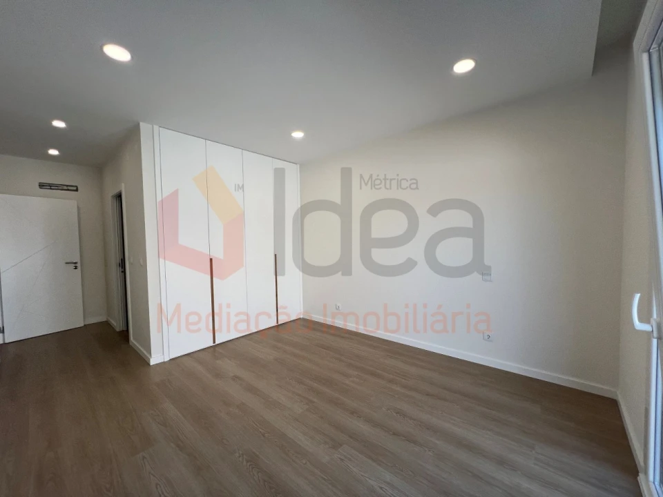 Moradia T4 para Venda em Quinta do Anjo Foto 19