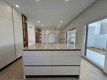 Moradia T4 para Venda em Quinta do Anjo