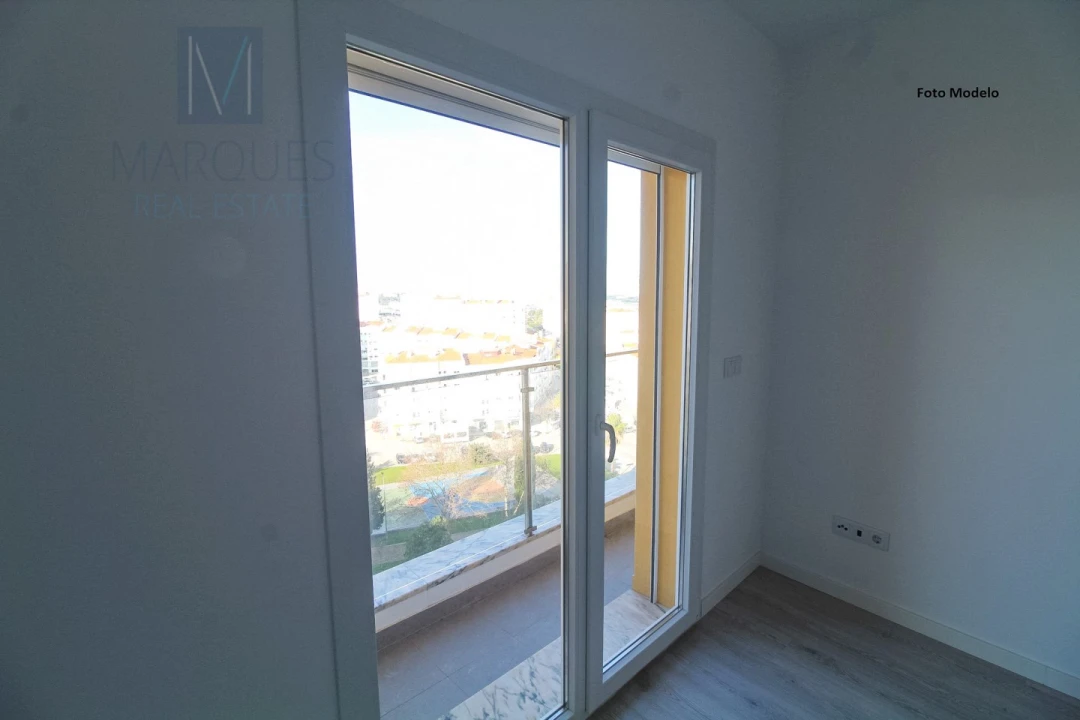 Apartamento T1 para Venda em Corroios Foto 10