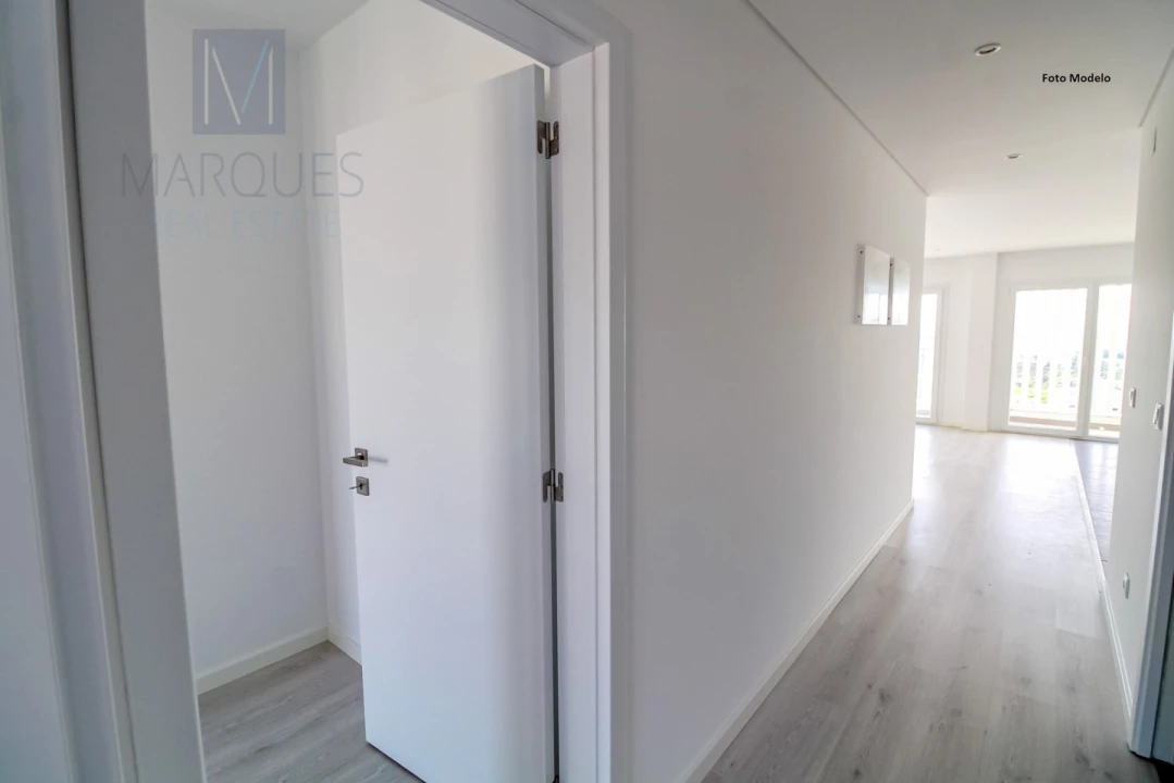 Apartamento T1 para Venda em Corroios Foto 11