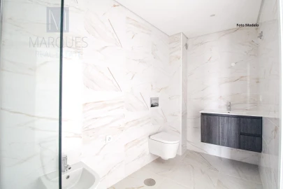 Apartamento T1 para Venda em Corroios
