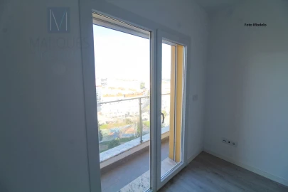Apartamento T1 para Venda em Corroios