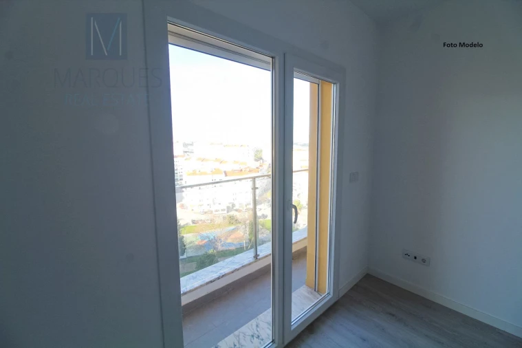 Apartamento T1 para Venda em Corroios Foto 10