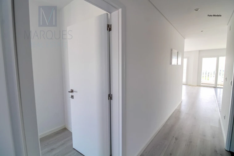 Apartamento T1 para Venda em Corroios Foto 11