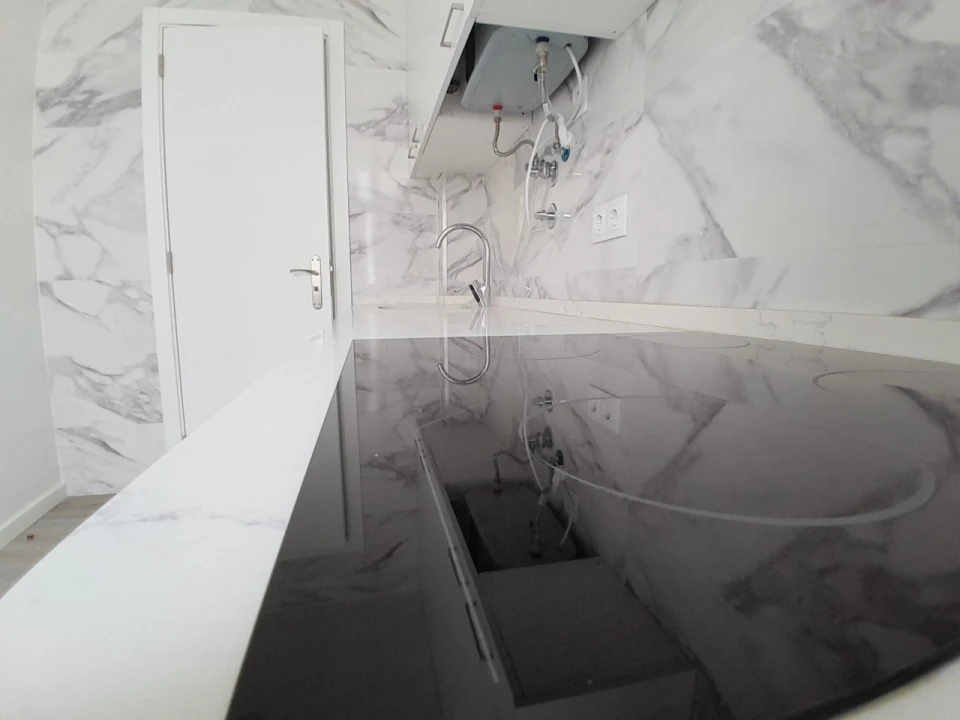 Apartamento T3 para Arrendamento em Alvalade Foto 3