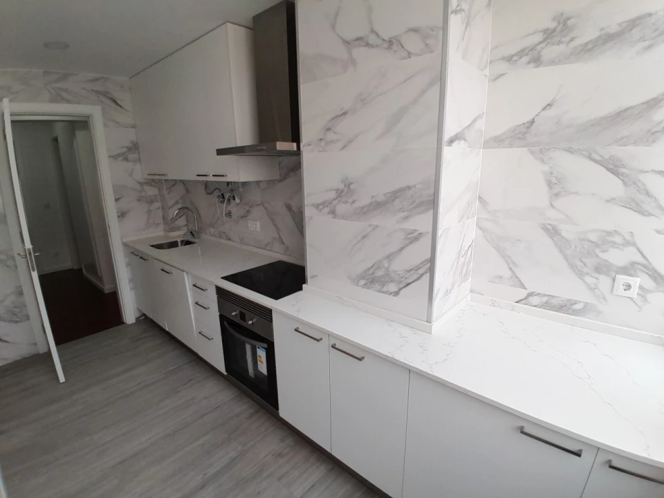 Apartamento T3 para Arrendamento em Alvalade Foto 40