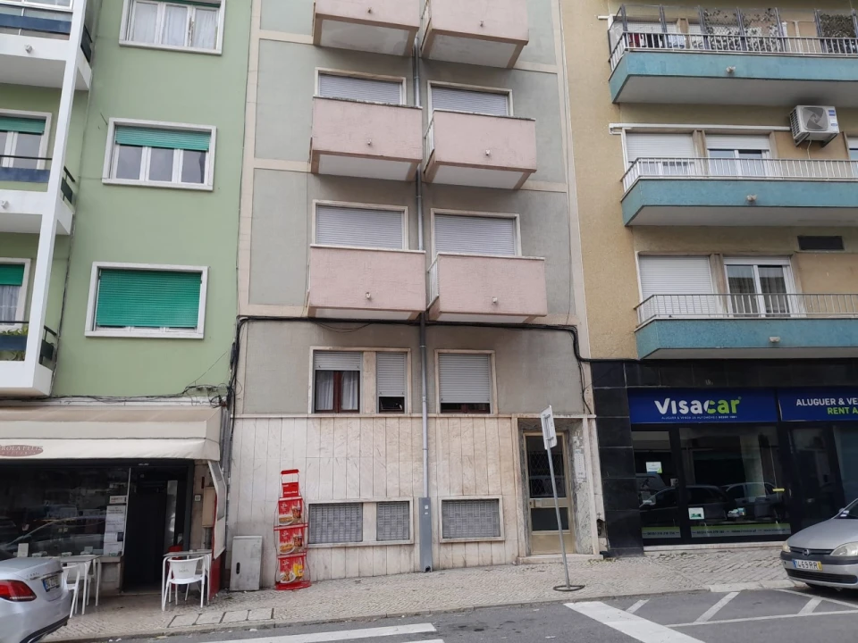 Apartamento T3 para Arrendamento em Alvalade Foto 41